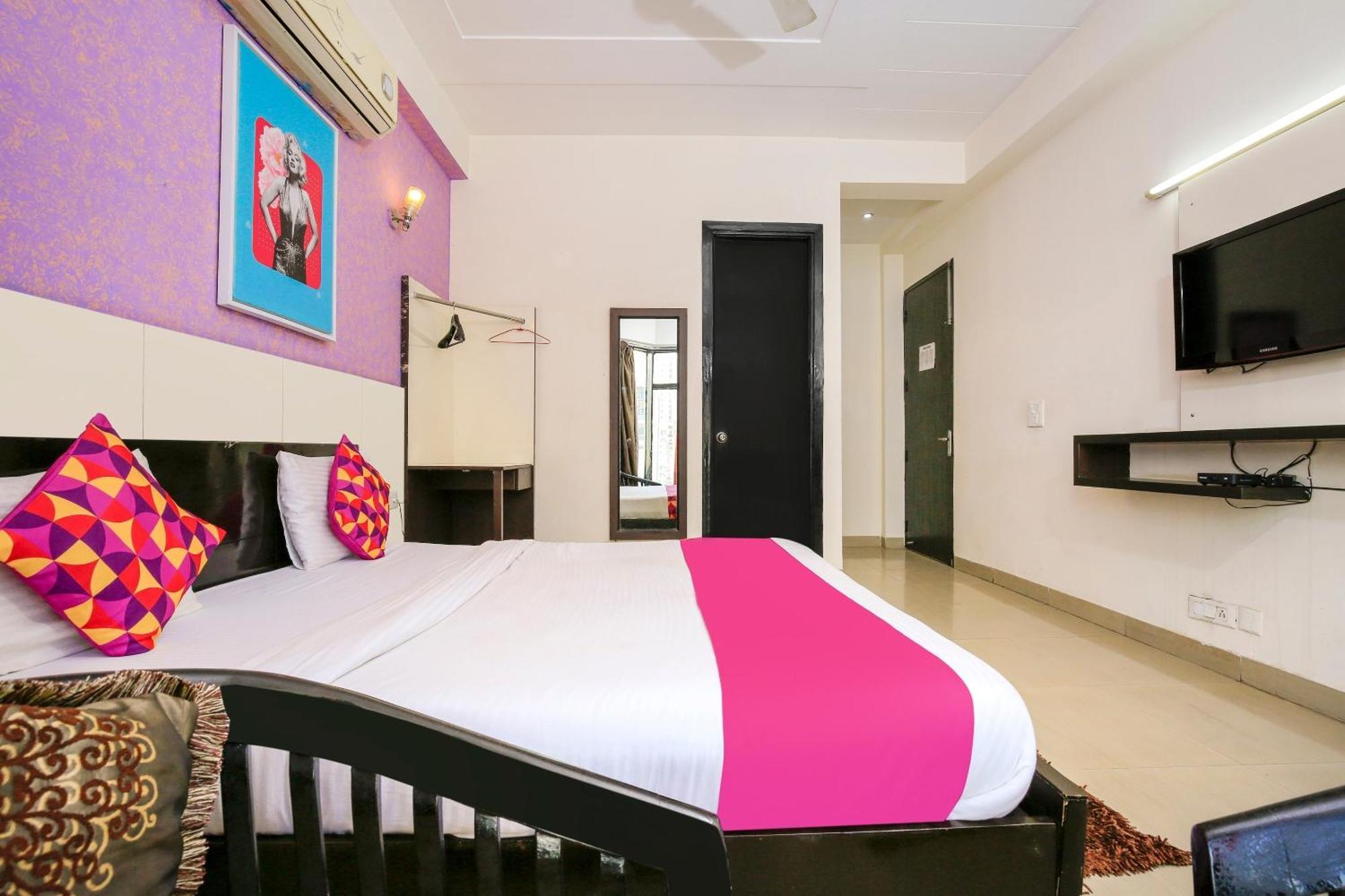 Hotel O Golf Stays Near Aravali Biodiversity Park Гургаон Екстериор снимка