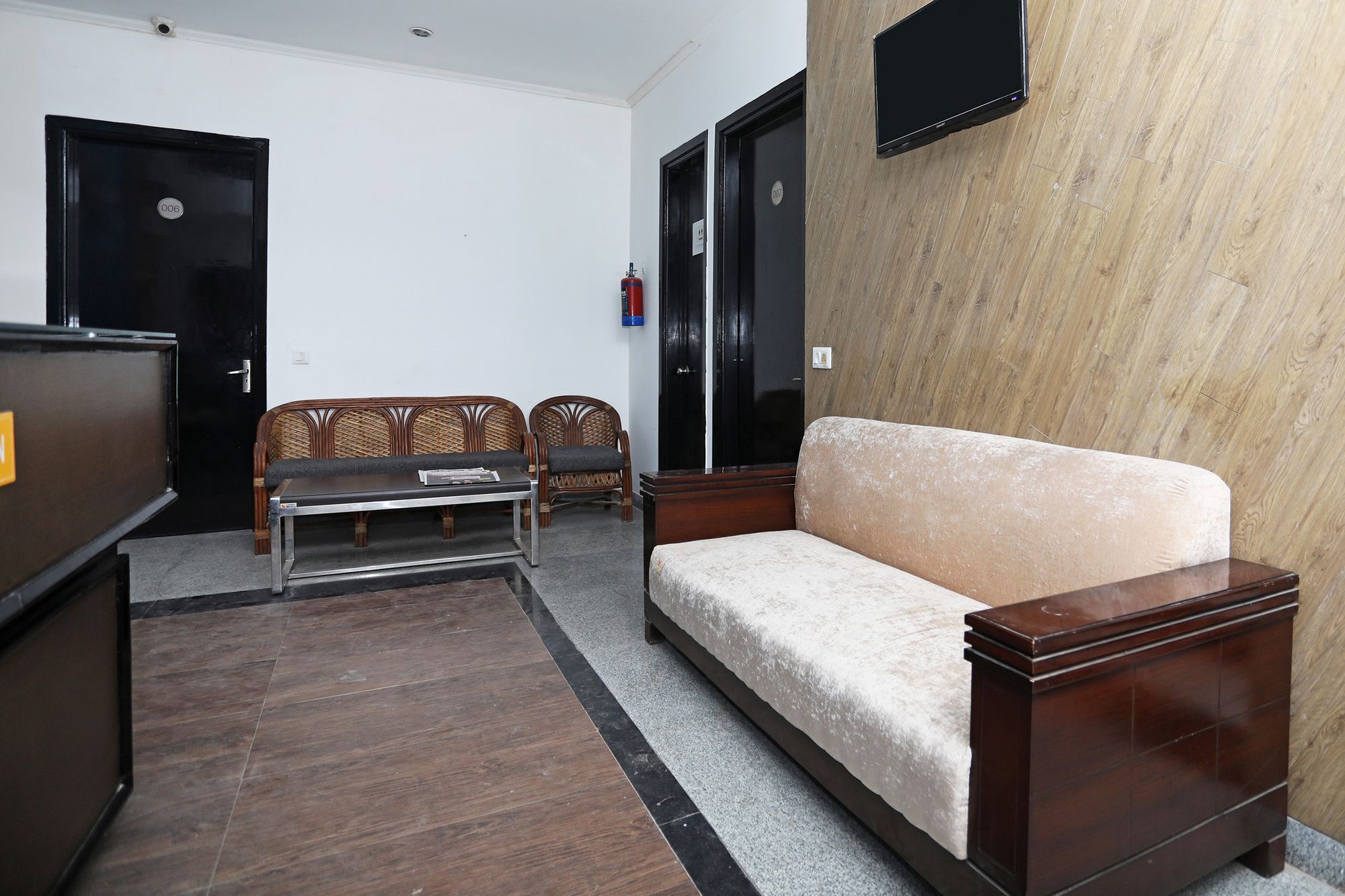 Hotel O Golf Stays Near Aravali Biodiversity Park Гургаон Екстериор снимка